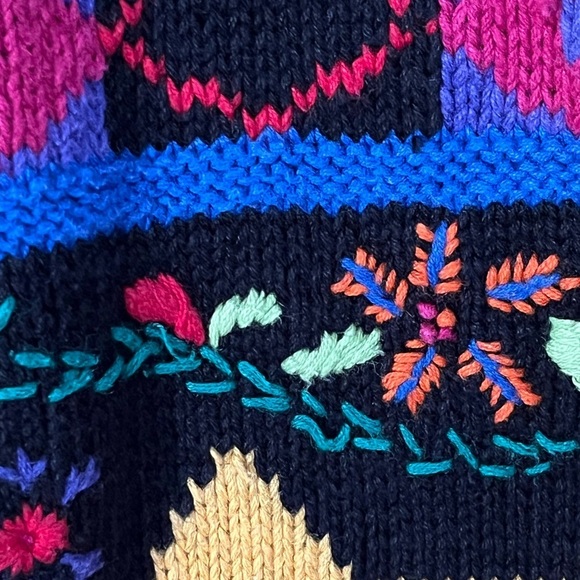 Casual Corner Limited Edition Vintage Hand Knit Allover Embroidered Sweater M - Picture 9 of 12